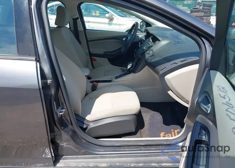 2017 Ford Focus Se z USA, uszkodzony, nr VIN 1FADP3K26HL232194